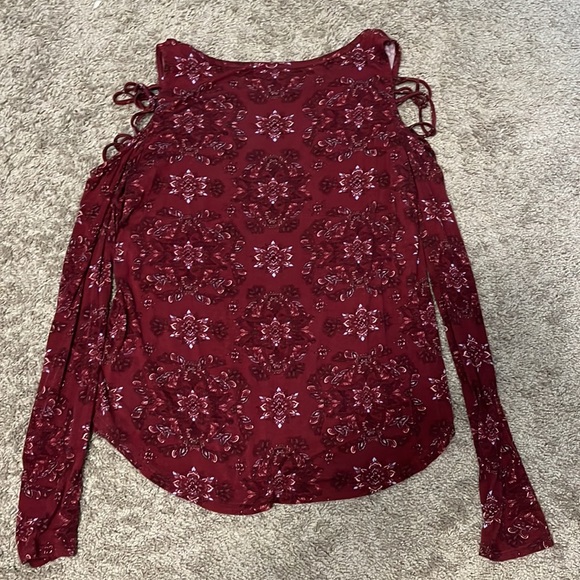 Long Sleeve Floral Tee - Picture 5 of 5